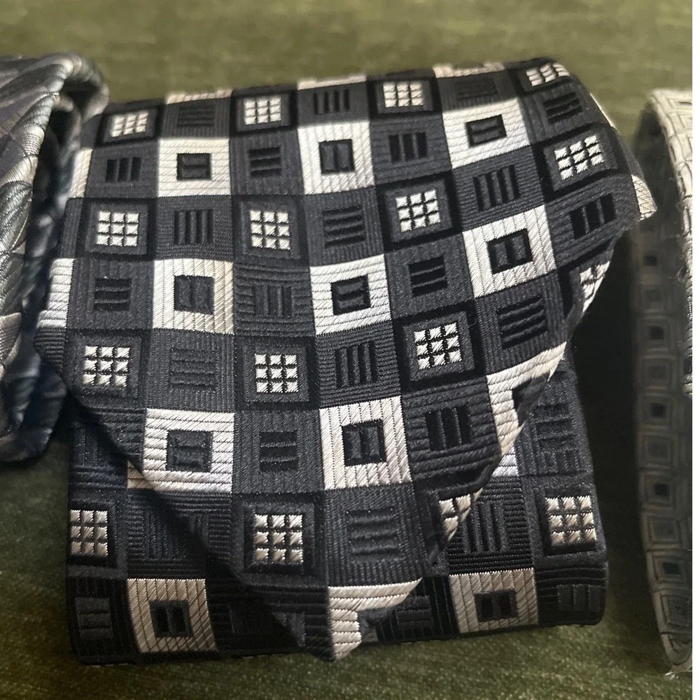 Milanos Clothier three silk